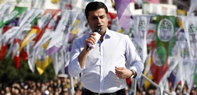 Selahattin Demirtaş'tan miting çağrısı: "AKP'ye de AYM'ye de gösterelim"