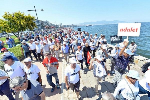 Adalet Yürüyüşü'nde slogan atan bir kişi göz altına alındı