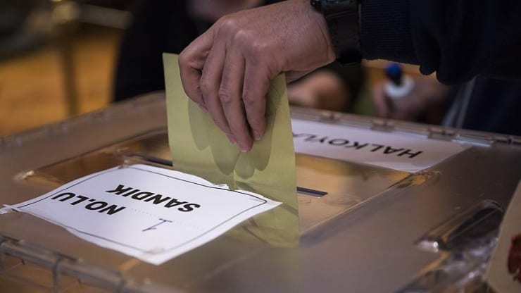 Muhalefet, iktidarın ‘üç sandıklı referandum‘ planını bozmak için harekete geçiyor