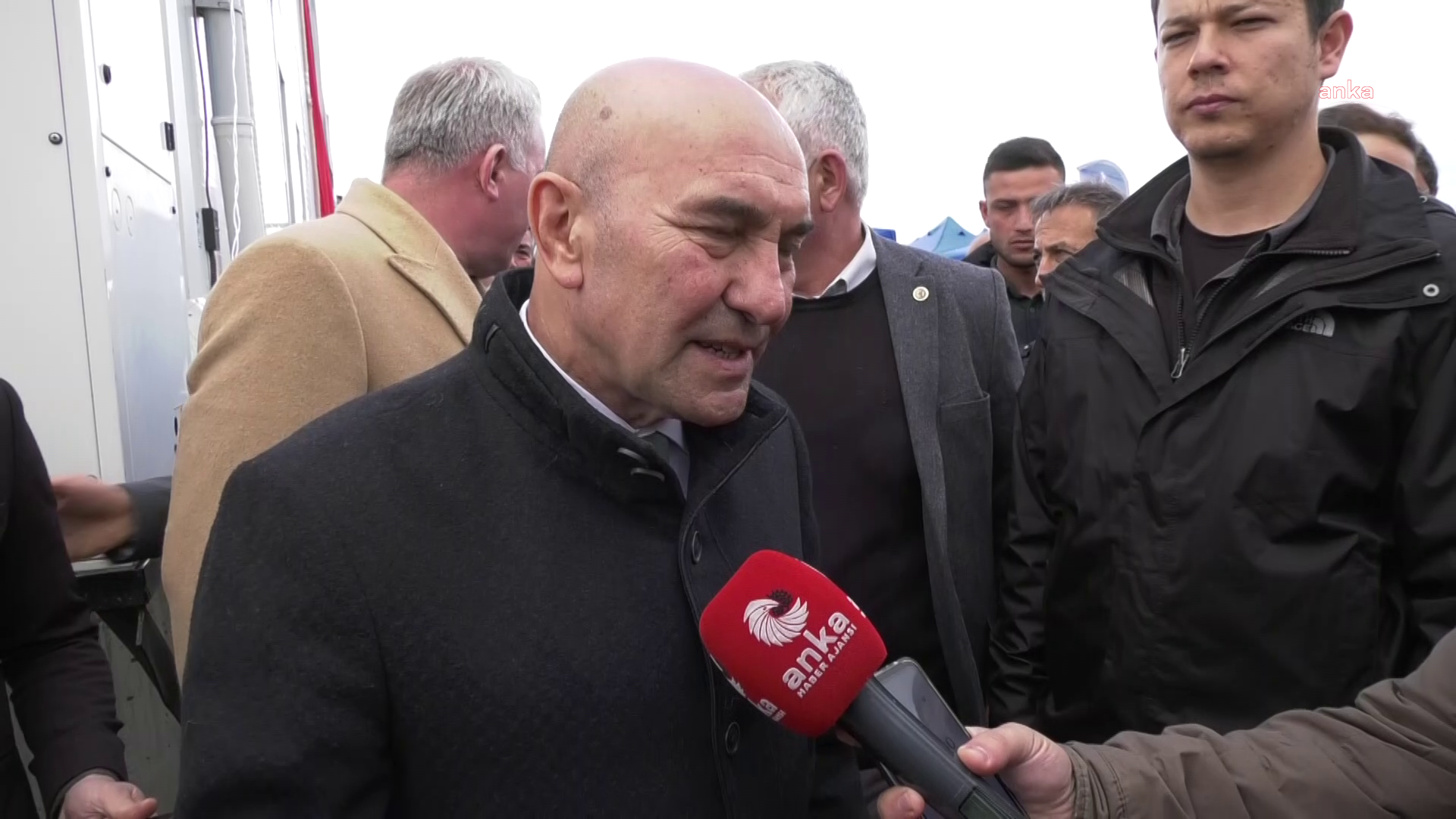 Tunç Soyer'den bakanlığa Halkapınar-Otogar Metrosu tepkisi: "Yapmayacaklarsa biz yapalım"