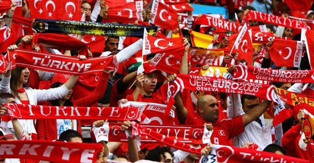 Le Point: Türkler, aşırı sağcıların hedefinde