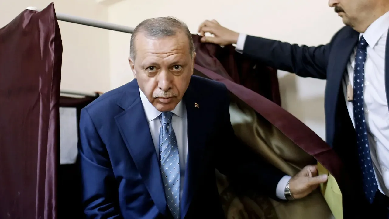 "Erdoğan 14 Mayıs tarihini seçerek riskli bir tercih kullandı"