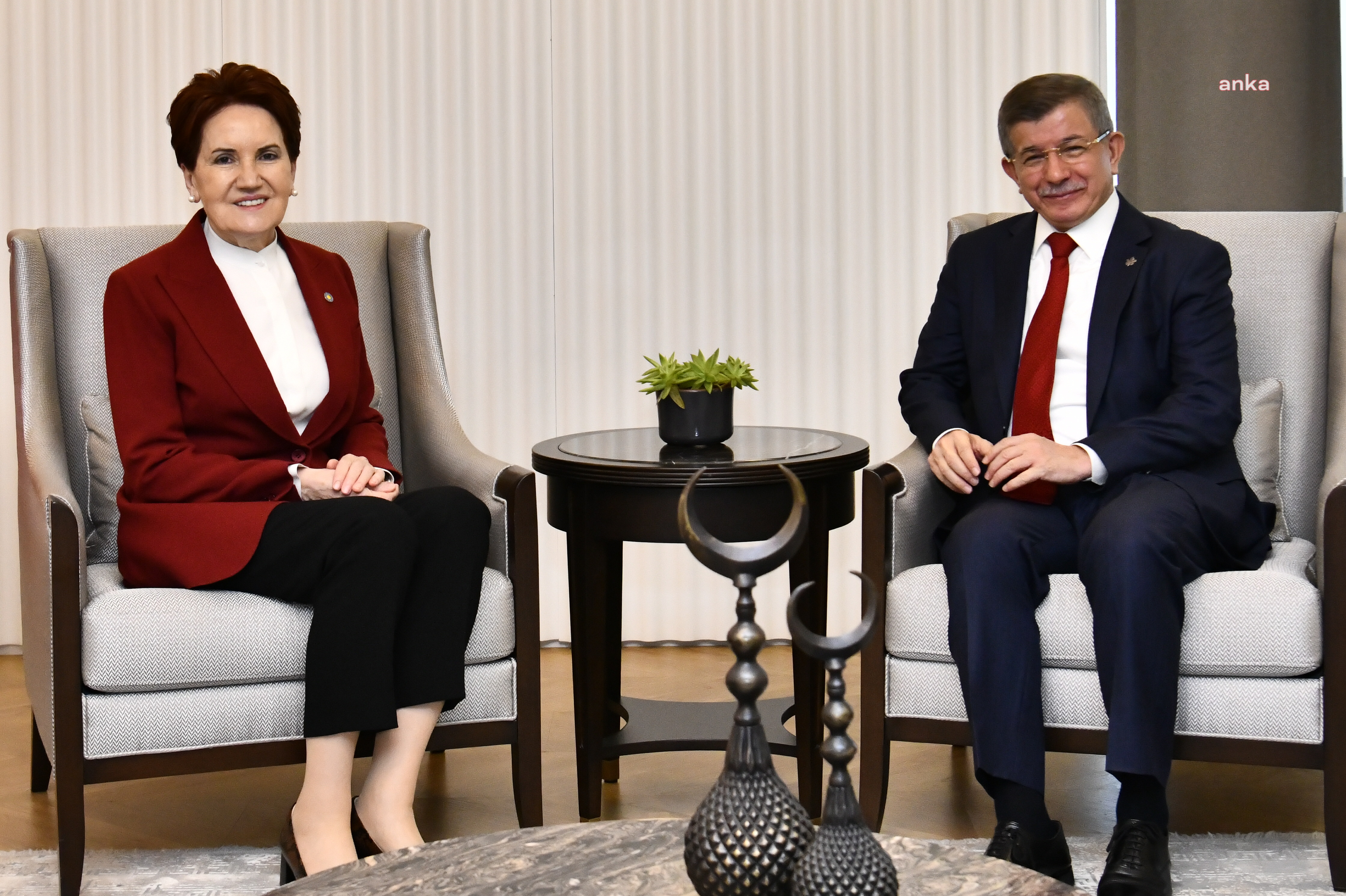 Akşener'den Davutoğlu'na ziyaret