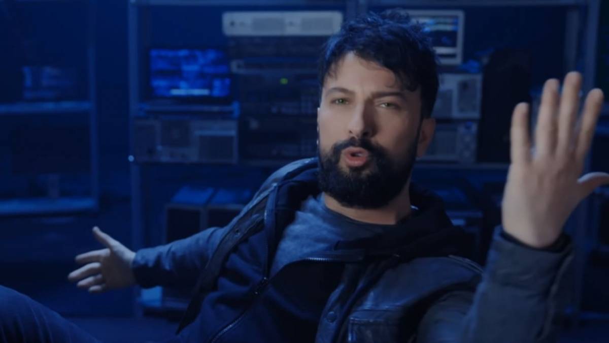 Tarkan'dan o yasayı onaylayanlara sert tepki