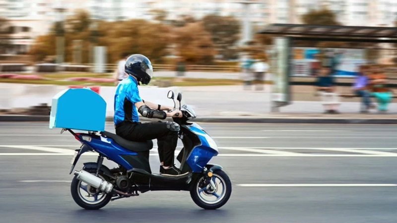 Kuryelerden Bakan Bilgin'e: "Bir gün boyunca motosikletin arkasına binsin bakalım"