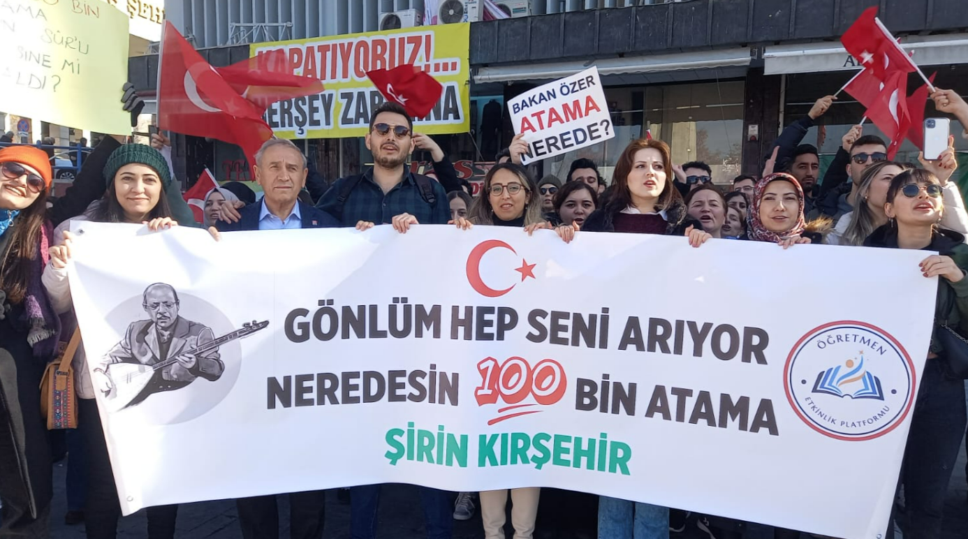 Atanamayan öğretmenler yurdun dört bir yanından Ankara'ya gelerek Saray'a seslendi