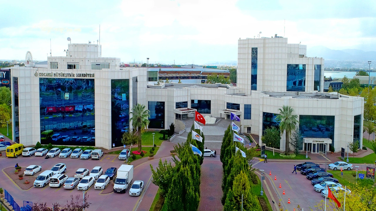 Türkiye'nin en borçlu belediyesinden 23,6 milyon TL'lik ihale