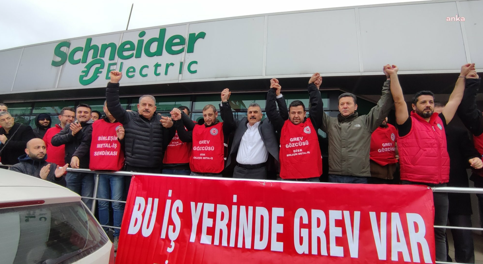 Erdoğan, bir imzayla grev erteledi