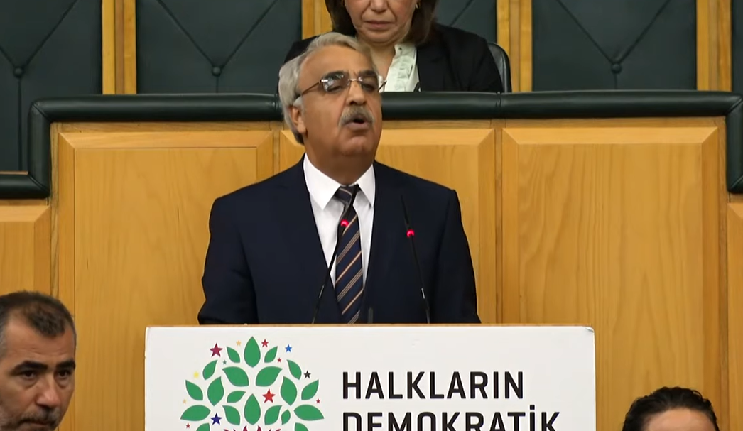 HDP'den seçimle ilgili dikkat çeken sözler: "Bu kez iktidar atı da Üsküdar'ın yolunu da bulamayacak"