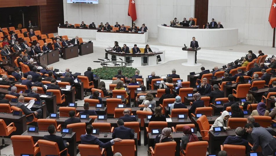 CHP ve İYİ Parti'nin önergesine ret! Başörtüsüne yönelik Anayasa değişikliği teklifi kabul edildi