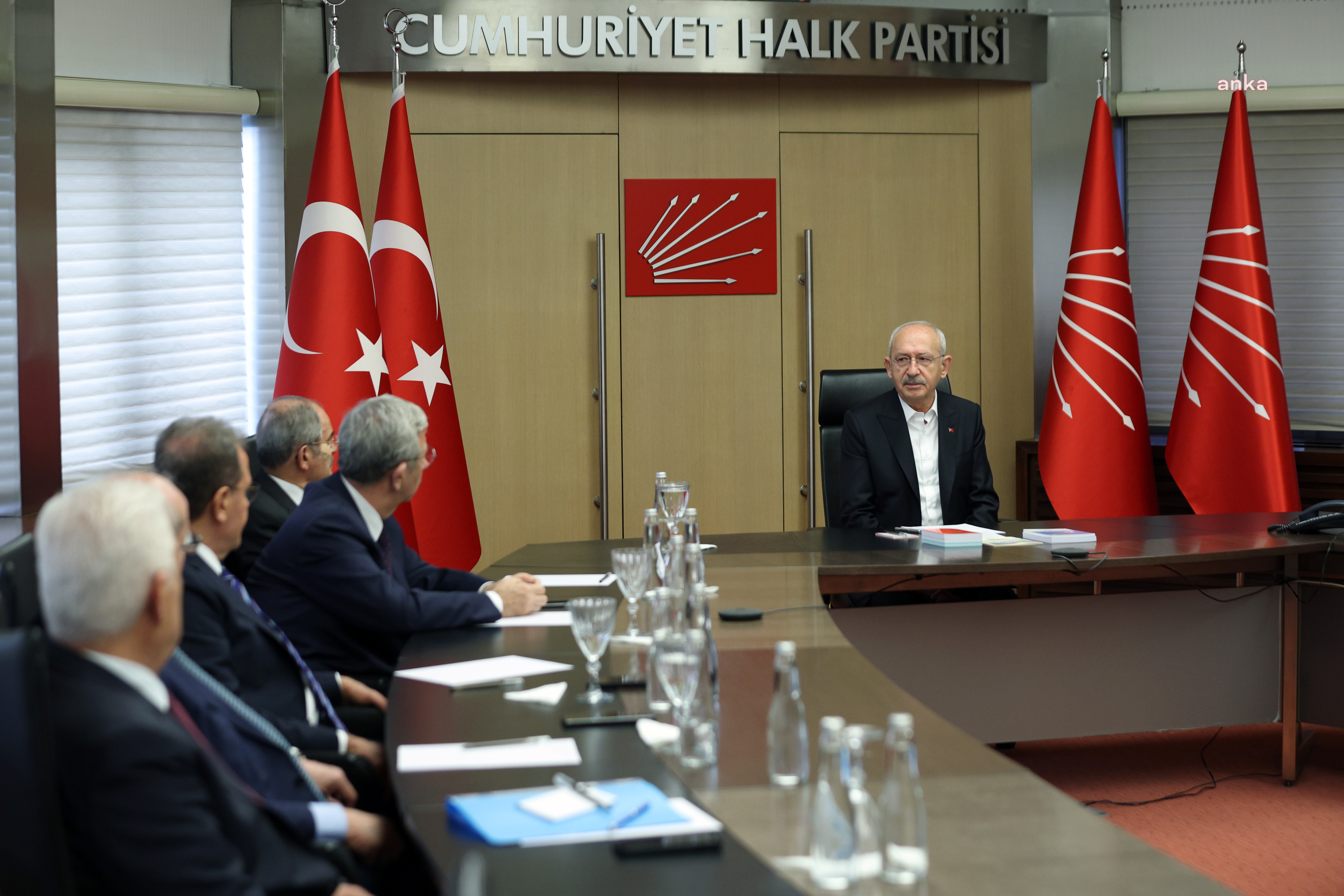 Kılıçdaroğlu, CHP’li Büyükşehir Belediye Başkanları ile buluştu