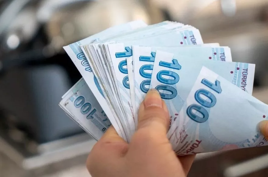 EYT'lilerin emekli maaşı ne kadar olacak? Maaş yıllara göre değişecek mi? İşte detaylar...