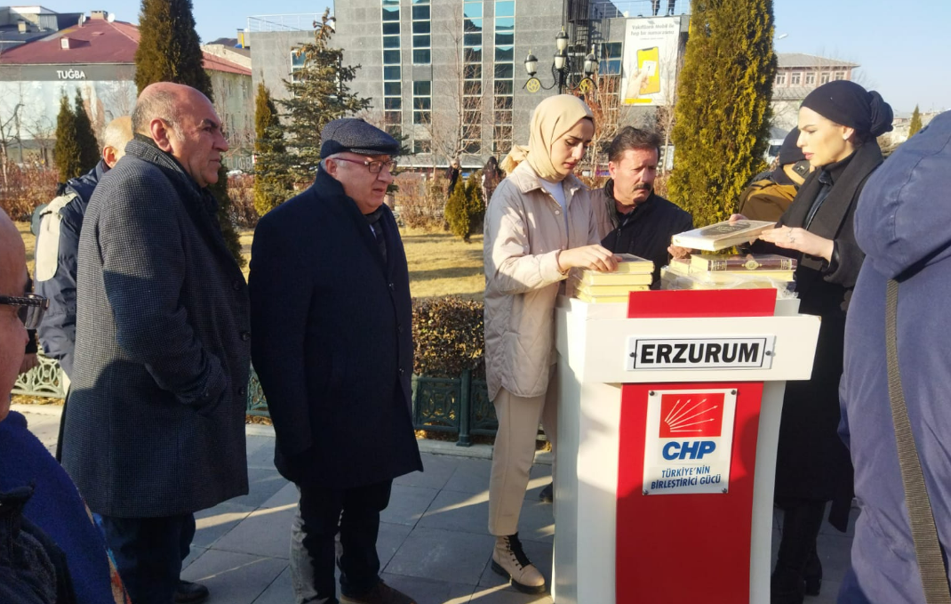 CHP'liler Kuran dağıttı