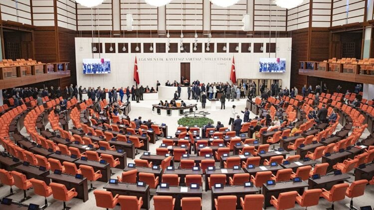 CHP ve İYİ Parti'den 'başörtüsü' için ortak karar! Kabine girmeyecekler
