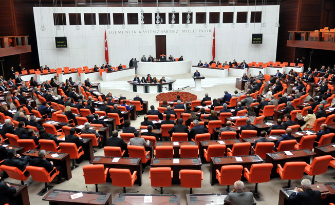 Çok tartışılan o yasa meclisten geçti