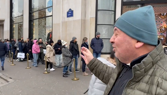 Cemal Enginyurt soluğu Paris'te aldı, işte o kuyruklar! Erdoğan, "Fransa'da kuyruklar, yiyeceklerini bulamıyorlar" demişti