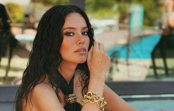 Pelin Akil, mendil satıcısı çocukla arasındaki "küfür" dolu diyalogu anlattı