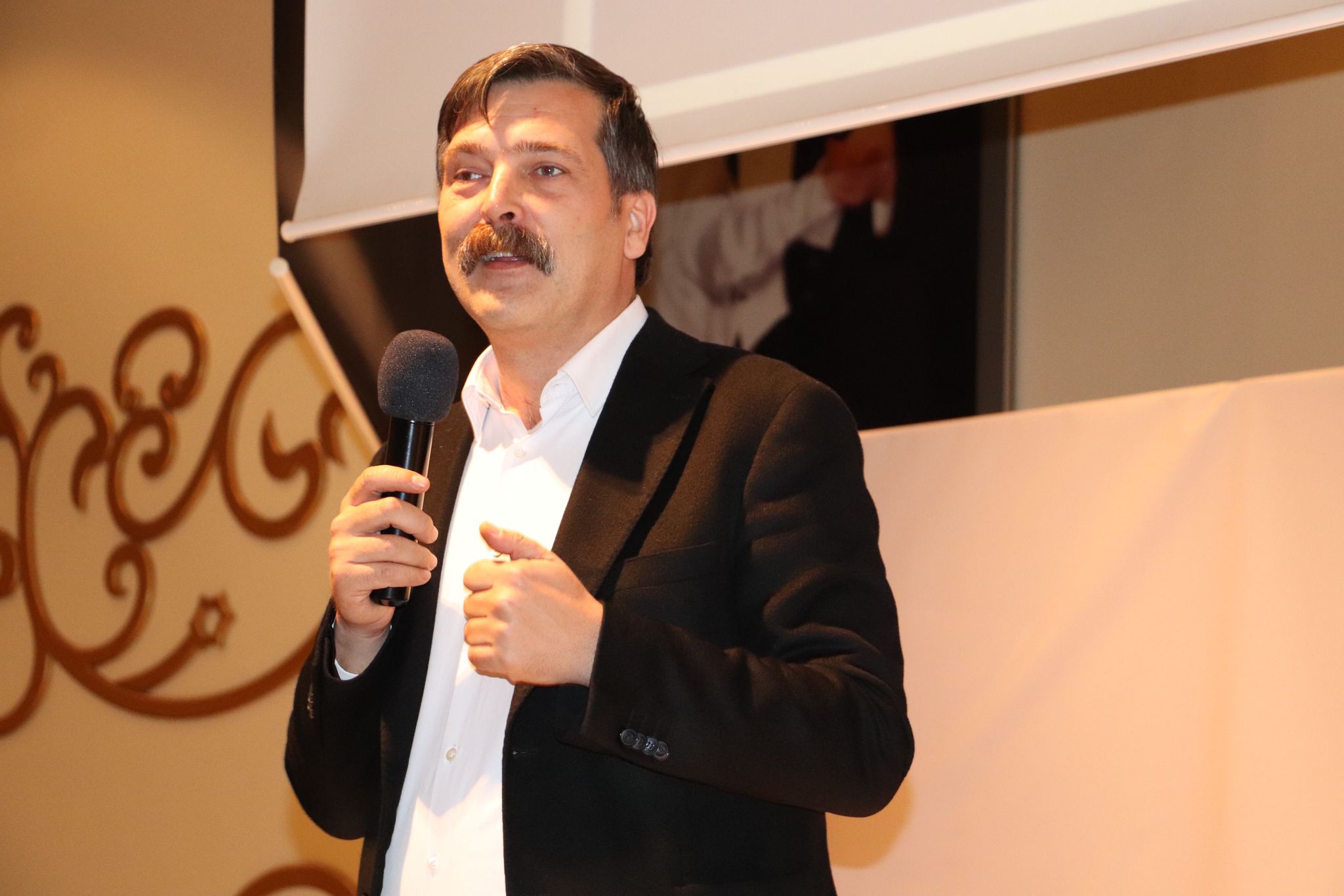 Türkiye İşçi Partisi Genel Başkanı Erkan Baş: "Erdoğan’ın aday olmasını çok istiyoruz"