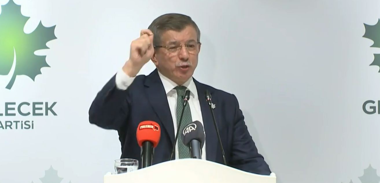 Ahmet Davutoğlu'ndan adaylık açıklaması