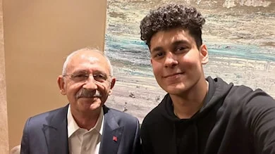 Kılıçdaroğlu 'aday olma' diye seslenen gençle buluştu