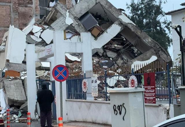 Hatay'da AFAD binası ile polisevi yıkıldı