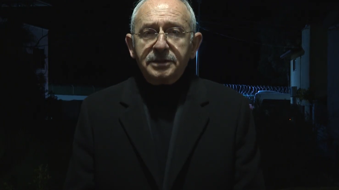 Kılıçdaroğlu deprem bölgesinden seslendi:: "Sarayın siyasetiyle de PR çalışmalarıyla da yalan dolan haberleriyle de artık ilgilenmiyoruz"