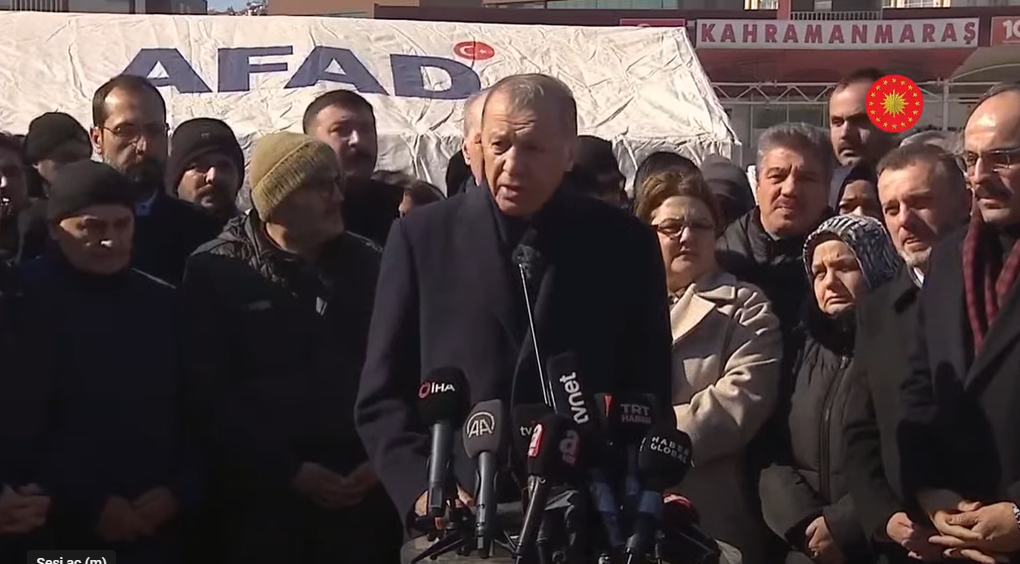 Erdoğan depremin merkez üssü Kahramanmaraş'ta! Basın mensuplarını uyardı, yapılacak yardımları açıkladı
