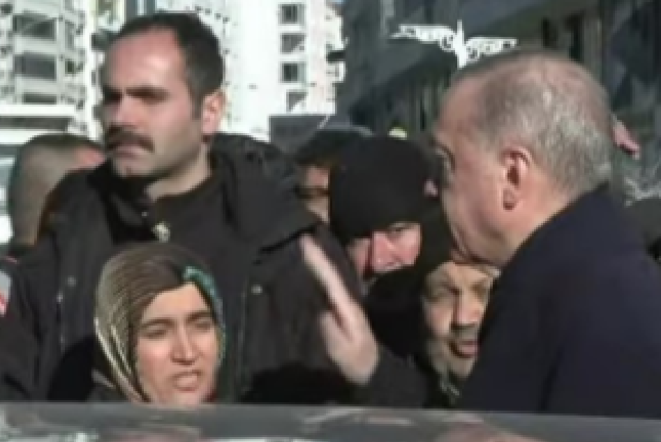 Erdoğan Kahramanmaraş'ta depremzedeyle konuştu: "Bunlar kader planının içerisinde olan şeyler"