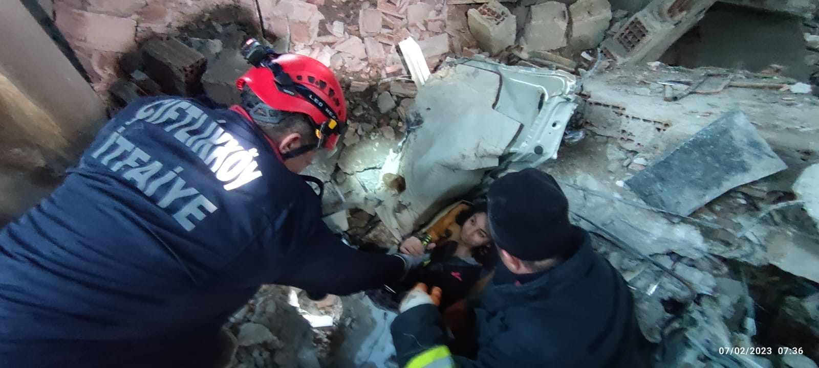 Hatay'da enkazdan kurtarılan kadının ilk isteği bu oldu