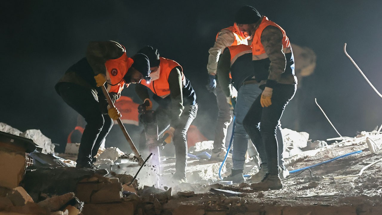 Deprem felaketinde 4. gün! Can kaybı artıyor