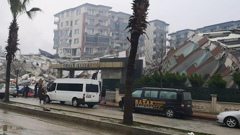 Yaptığı 3 bina da yıkıldı! O müteahhit 'bana binayı soramazsınız' diye yanıt verdi