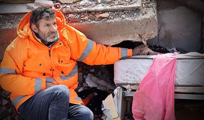 Depremin simgelerinden biri oldu! O babayla kızının fotoğrafı ortaya çıktı
