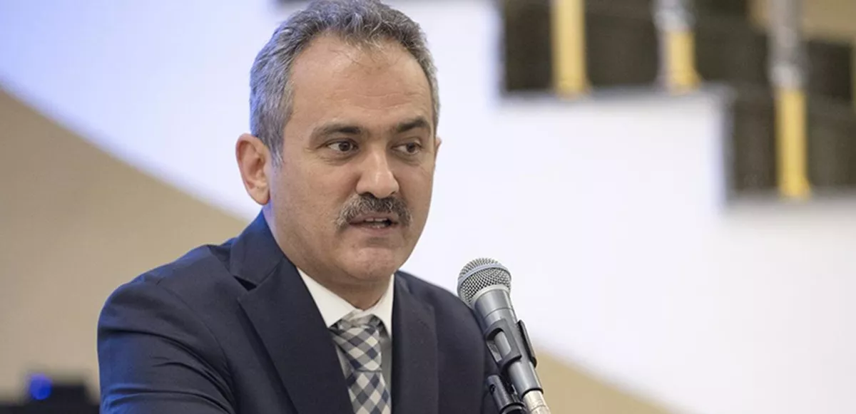 Deprem bölgesinde bulunan okullarda devam zorunluluğu olacak mı? Bakan Özer açıkladı