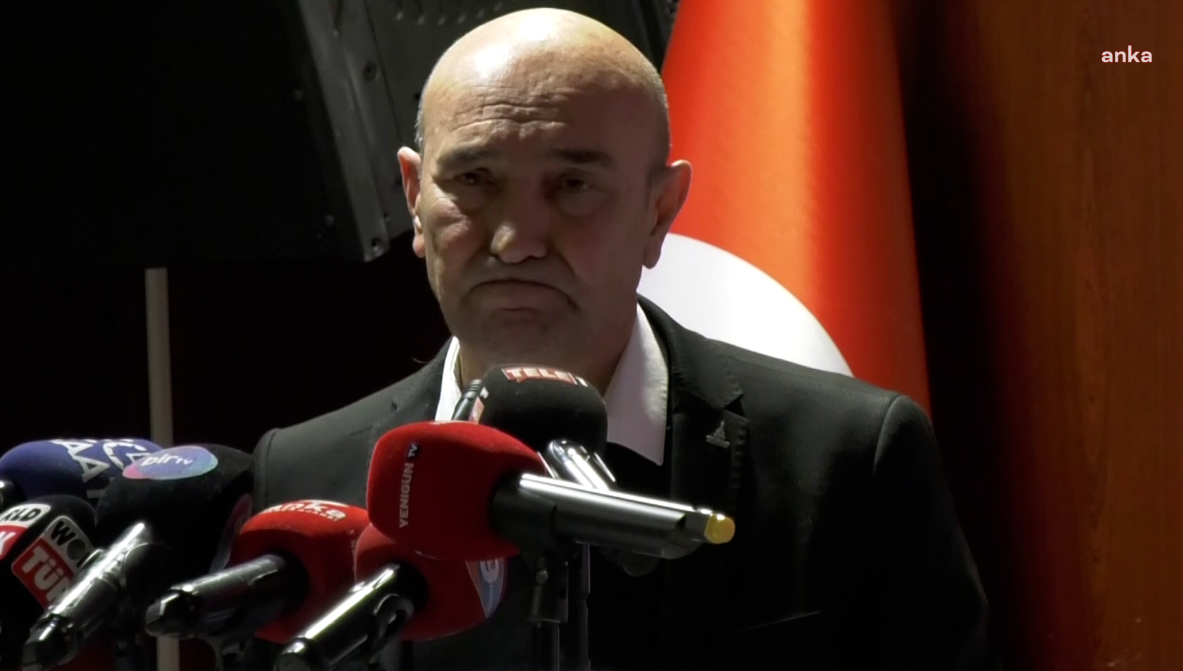 Tunç Soyer, deprem bölgesini anlatırken gözyaşlarını tutamadı