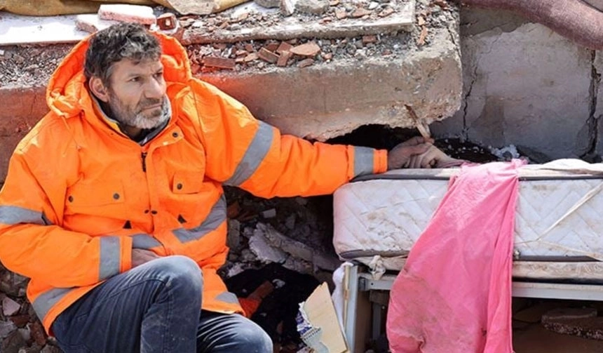 Yürek yakan fotoğrafın detayı ortaya çıktı: 'Çek, çek, çocuğumun resmini çek'