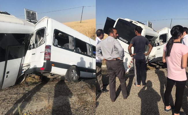 Diyarbakır'da polis aracıyla minibüs çarpıştı: 2 ölü, 9'u polis 19 yaralı