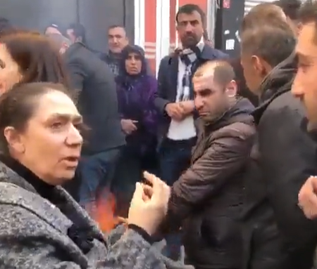 AKP Diyarbakır Milletvekili Oya Eronat, "yardımlar gelmiyor" diyen depremzedeyi provokatörlükle suçladı