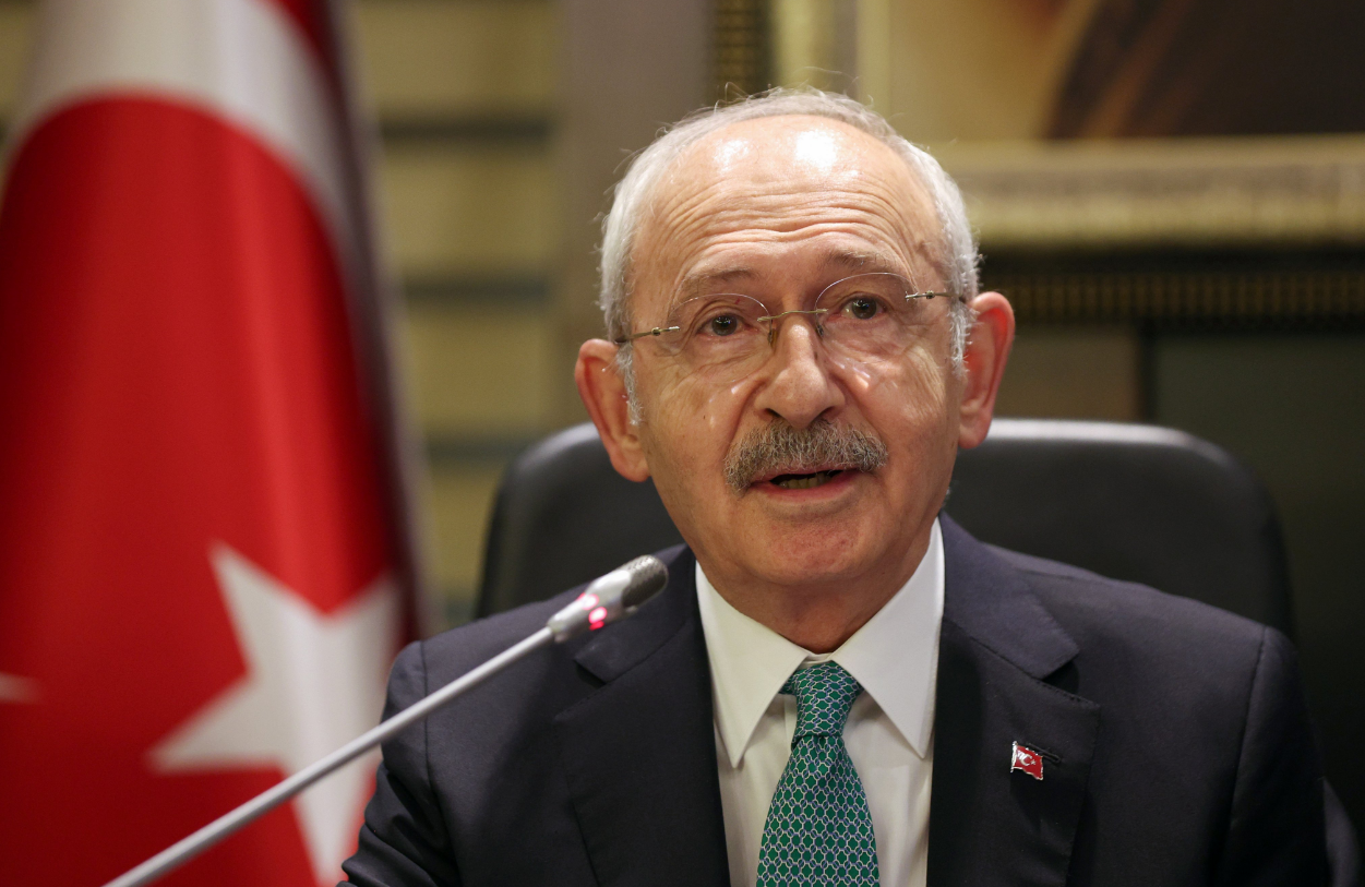 Kılıçdaroğlu, gençler ve depremzedeler için seslendi: "Genel Merkez binamız dahil, örgütümüzün tüm mekanlarını vermeye hazırım"
