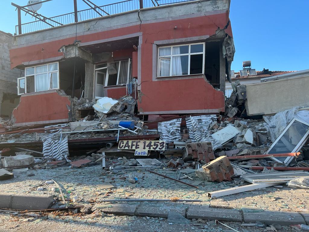 Deprem sonrası hasar tespit nedir? Az hasarlı, orta hasarlı, ağır hasarlı binalar ne anlama geliyor?