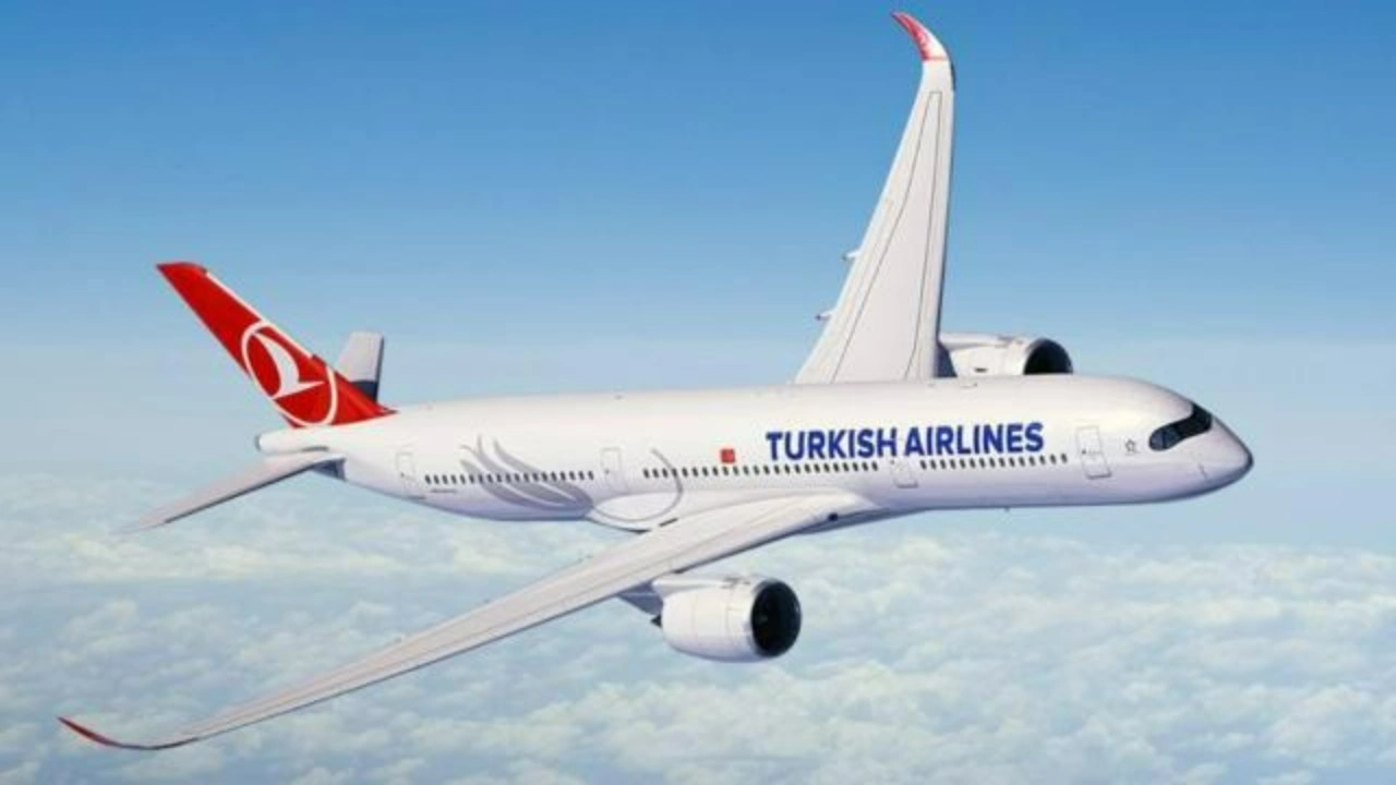 THY uçağında kabin amiri anonsta duygusal anlar yaşadı