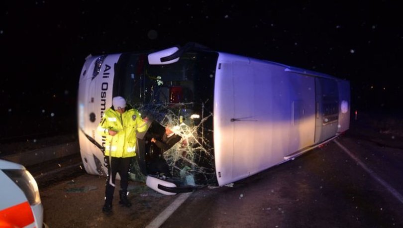Kastamonu'da yolcu otobüsü devrildi!