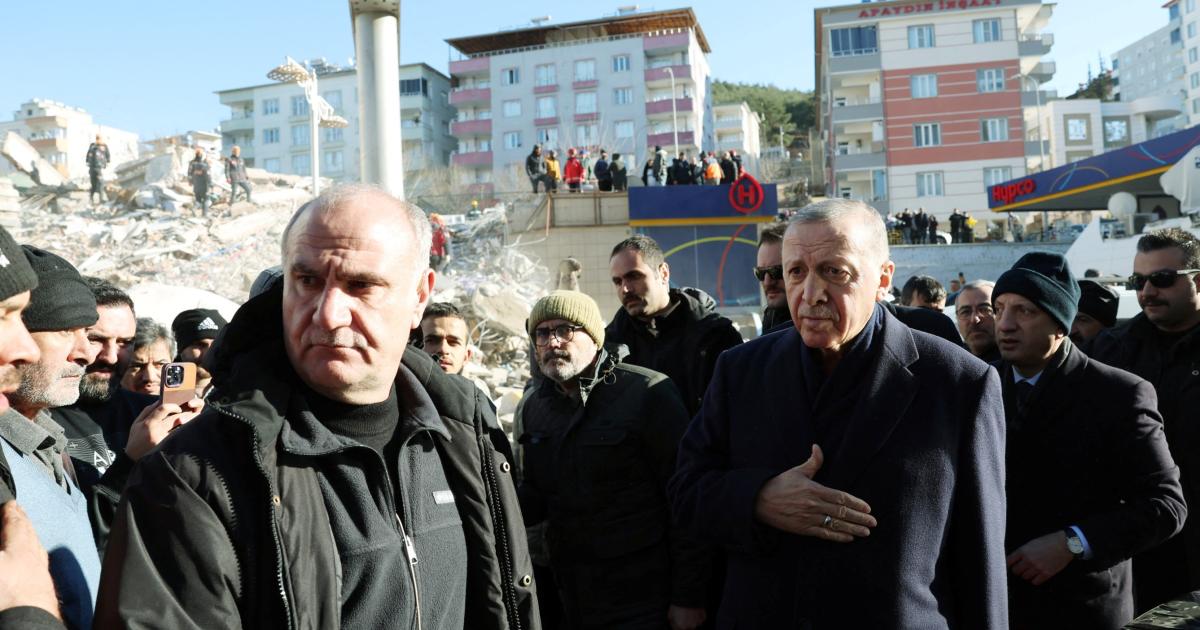 Erdoğan'a yakın yazardan deprem tepkisi: "Sorumluluğun mevcut siyasi iktidarda olduğunu biliyoruz"