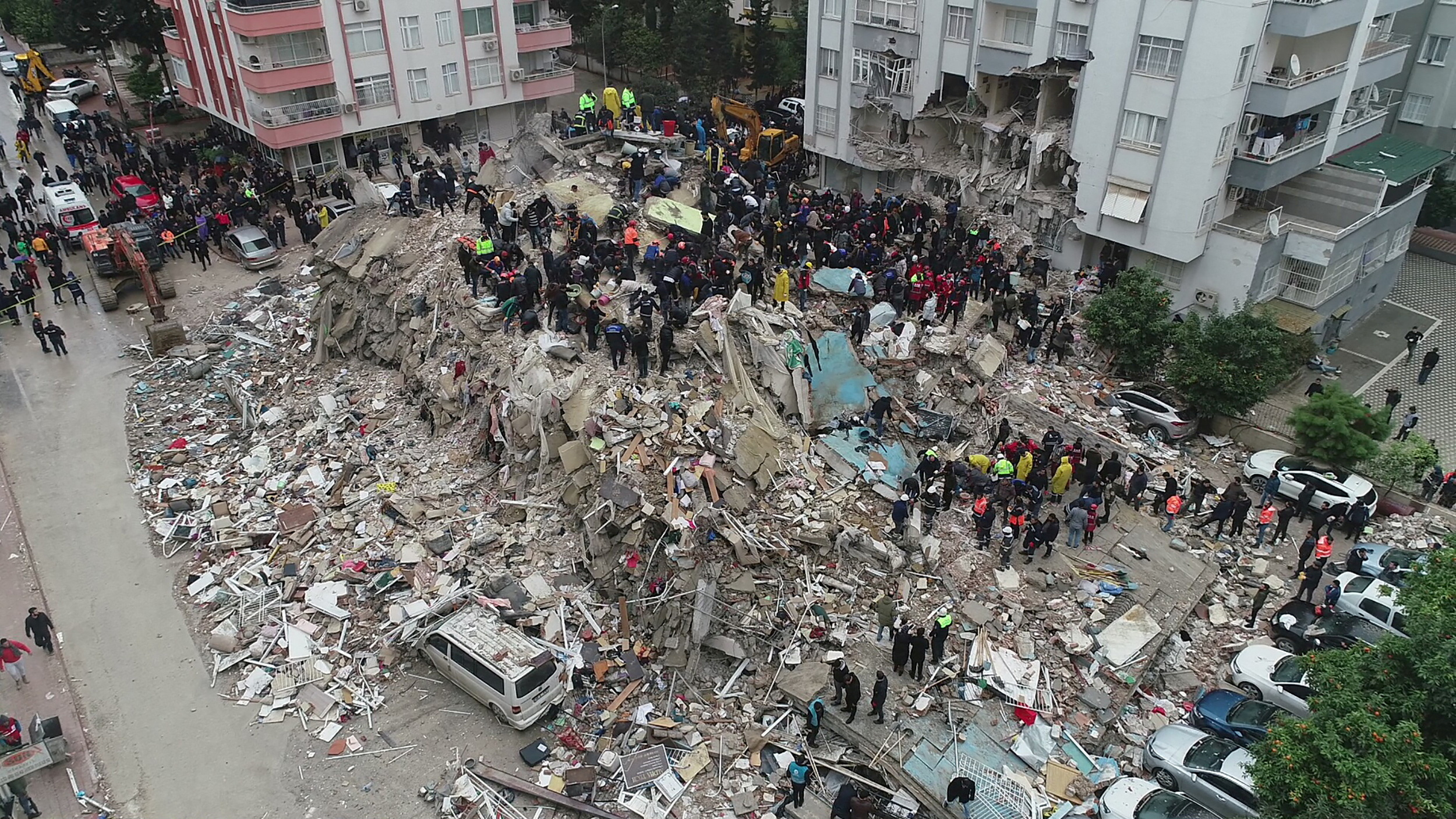 1999 Marmara depreminin savcısı uyardı: "Enkaz yığınları kaldırılmadan delil toplanmalı"