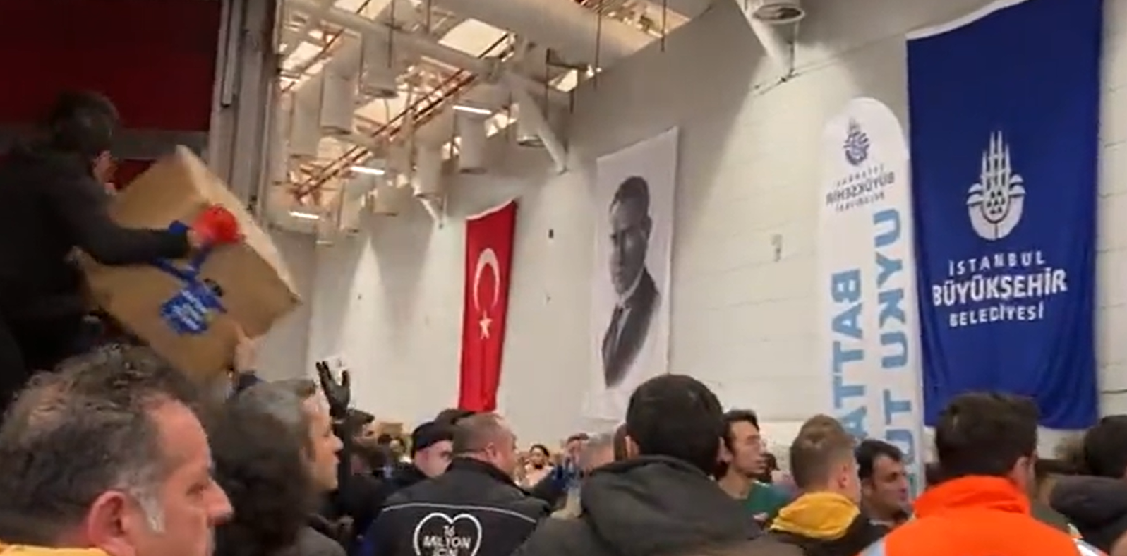 İBB'den deprem gönüllülerine çağrı!