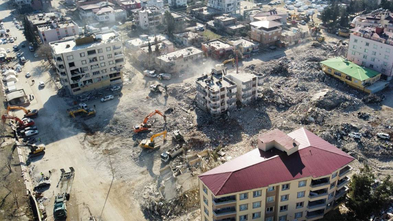 "Torba yasa"dan ölüm çıktı! Depremin ardından, imar affına onay veren vekillerden savunma