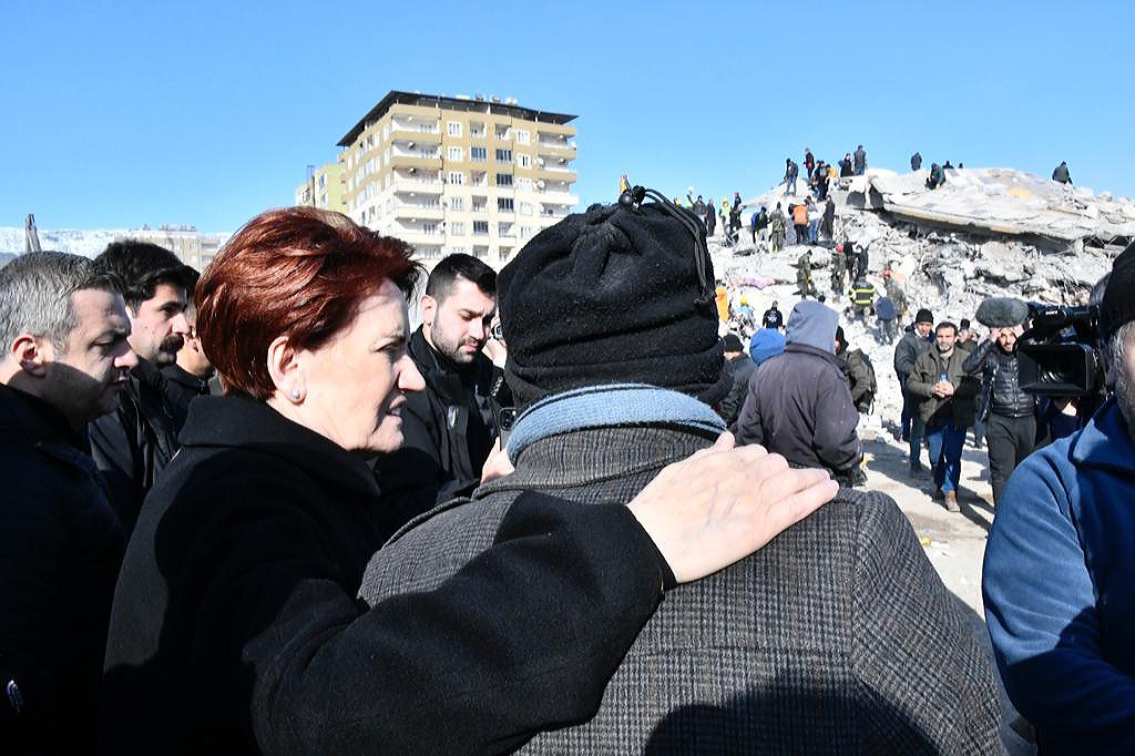 Güldüren komple teorisi! “Deprem Akşener’e 6 ay önceden haber verildi”