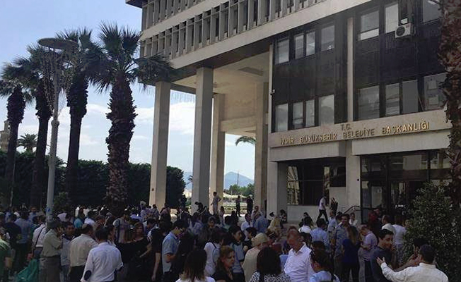 İzmir Büyükşehir’in Ana Hizmet Binası alarm mı veriyor?