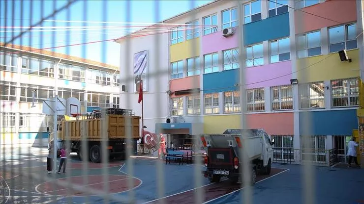İstanbul Valiliği'nden riskli görülen 93 okul için 'tahliye' kararı!