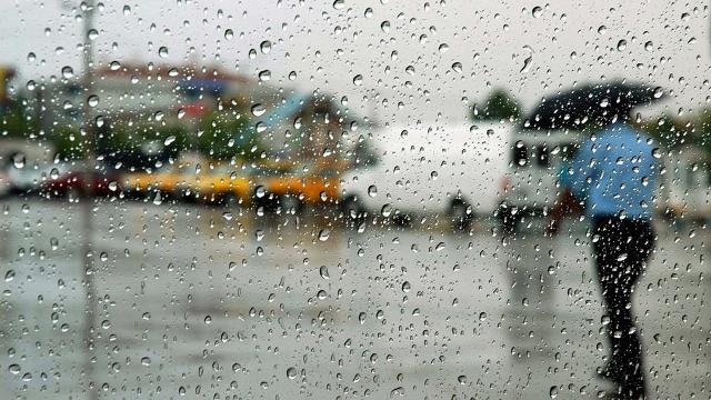 Meteoroloji'den yağış uyarısı! Sıcaklık bu bölgelerde düşüyor