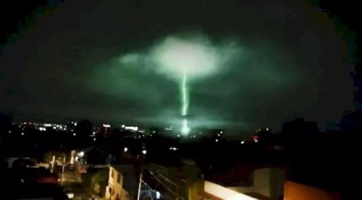 Deprem anında gökyüzünde neden ışıklar çıktı? AFAD sebebini açıkladı